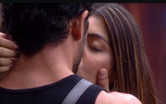 Bigg Boss OTT 2: Jad Hadid and Akanksha Puri kiss openly in Bigg Boss OTT 2