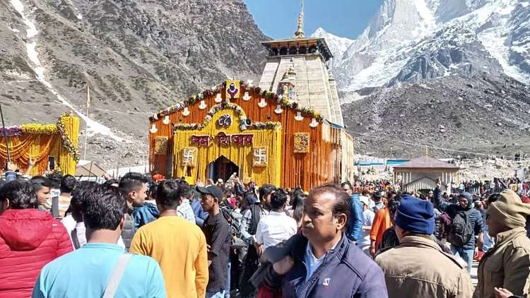 Chardham Yatra 2024 Second Day Devotees Crowd Gathered In Kedarnath Dham