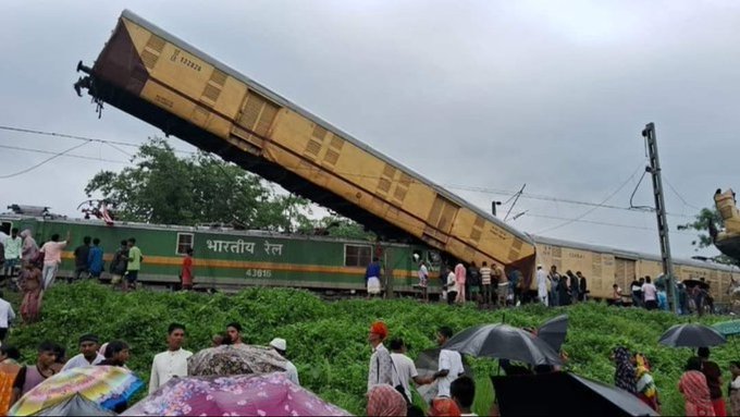 West Bengal Train Accident Video Kanchenjunga Express live video