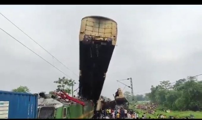 West Bengal Train Accident Video Kanchenjunga Express live