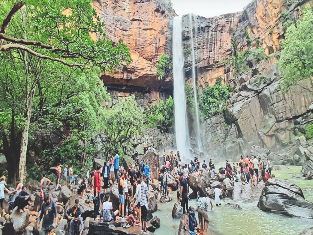 Amargarh waterfall lush green view near Bhopal