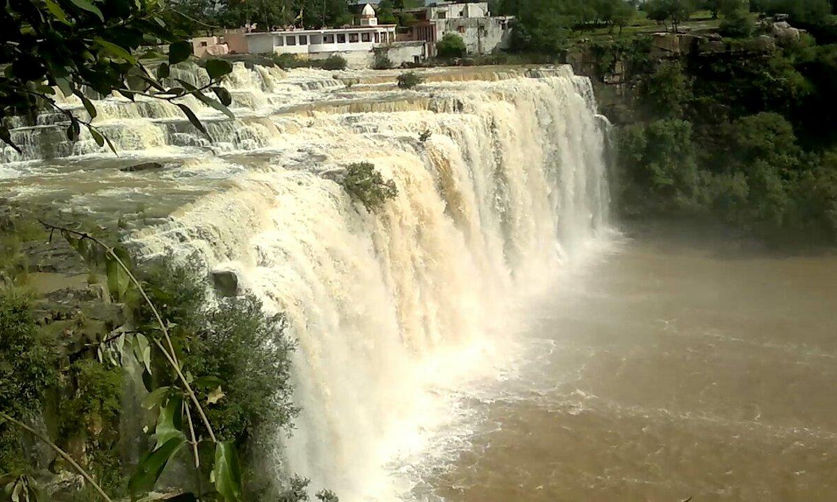 Pawa Falls spiritual site in Shivpuri